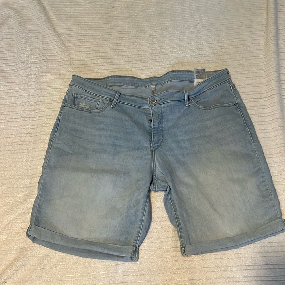 Women’s Plus Size Bermuda Shorts